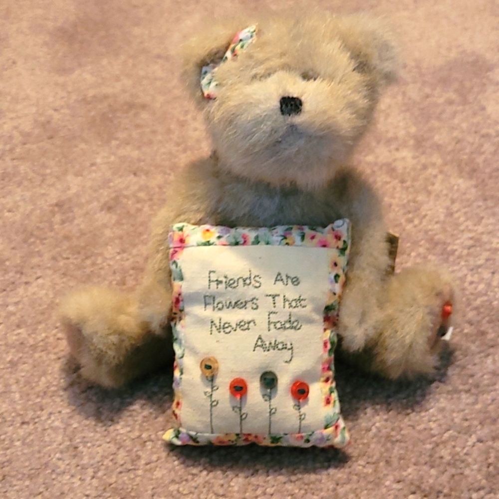Boyd's Bear Friends Are Flowers That Never Fade Away